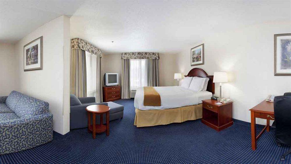 Holiday Inn Express Hotel & Suites Cleveland-Richfield By Ihg Brecksville Ngoại thất bức ảnh