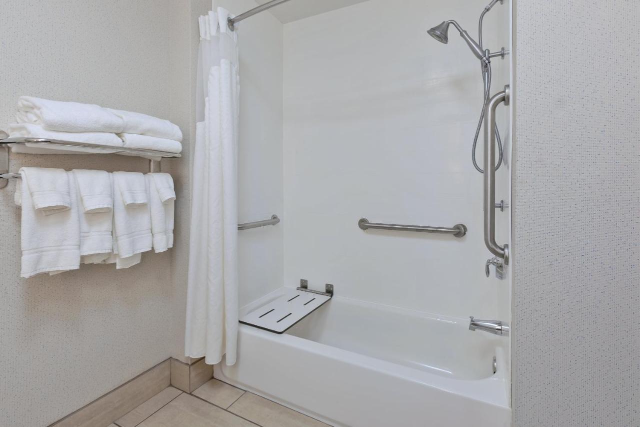 Holiday Inn Express Hotel & Suites Cleveland-Richfield By Ihg Brecksville Ngoại thất bức ảnh