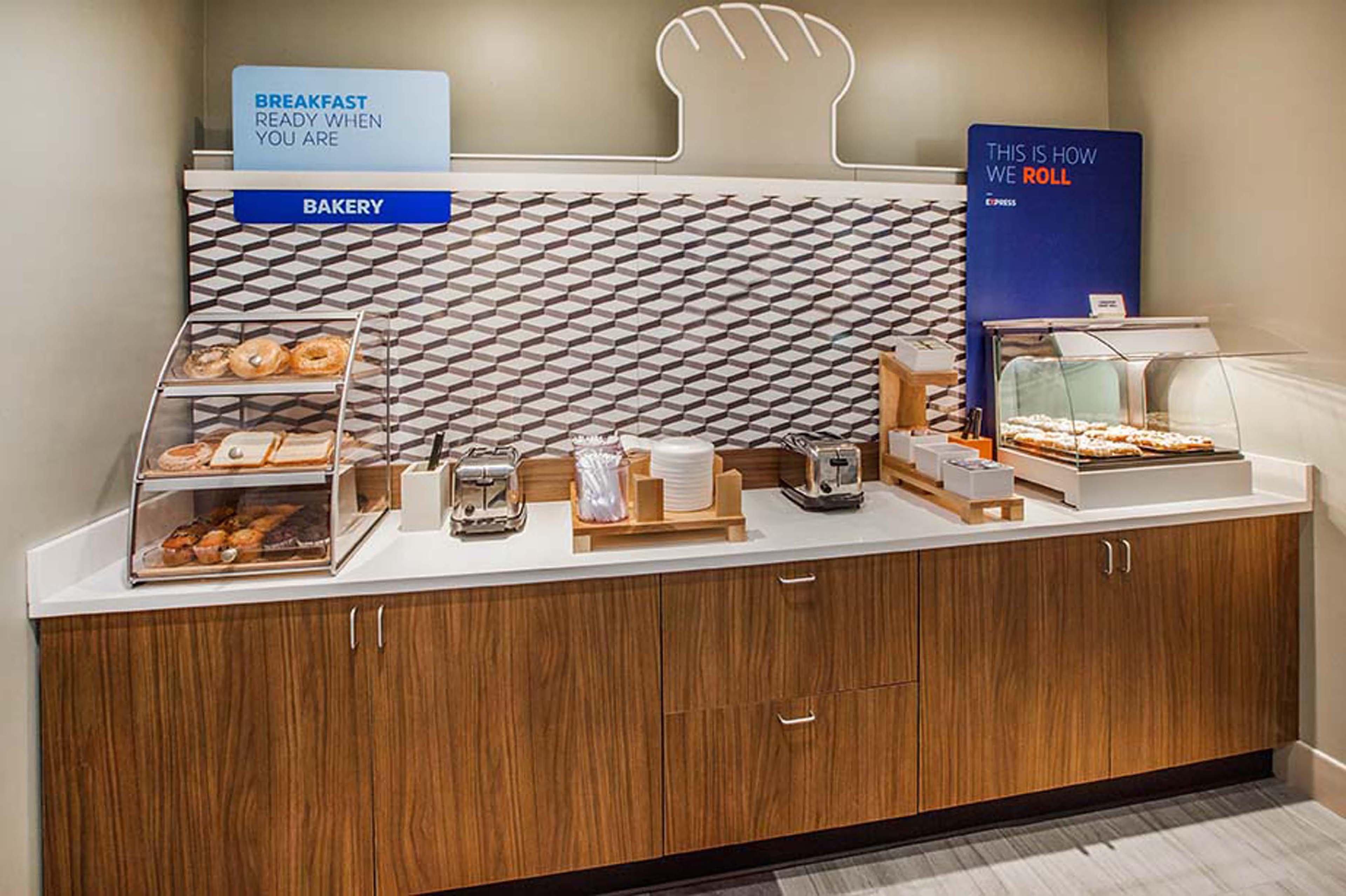 Holiday Inn Express Hotel & Suites Cleveland-Richfield By Ihg Brecksville Ngoại thất bức ảnh