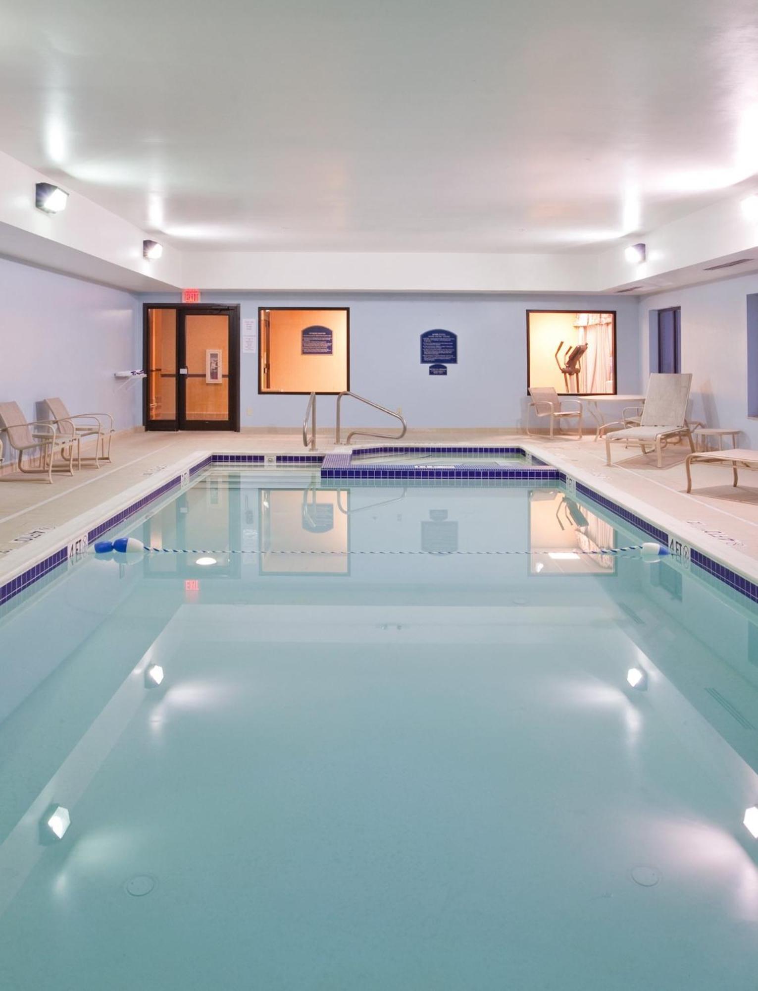 Holiday Inn Express Hotel & Suites Cleveland-Richfield By Ihg Brecksville Ngoại thất bức ảnh