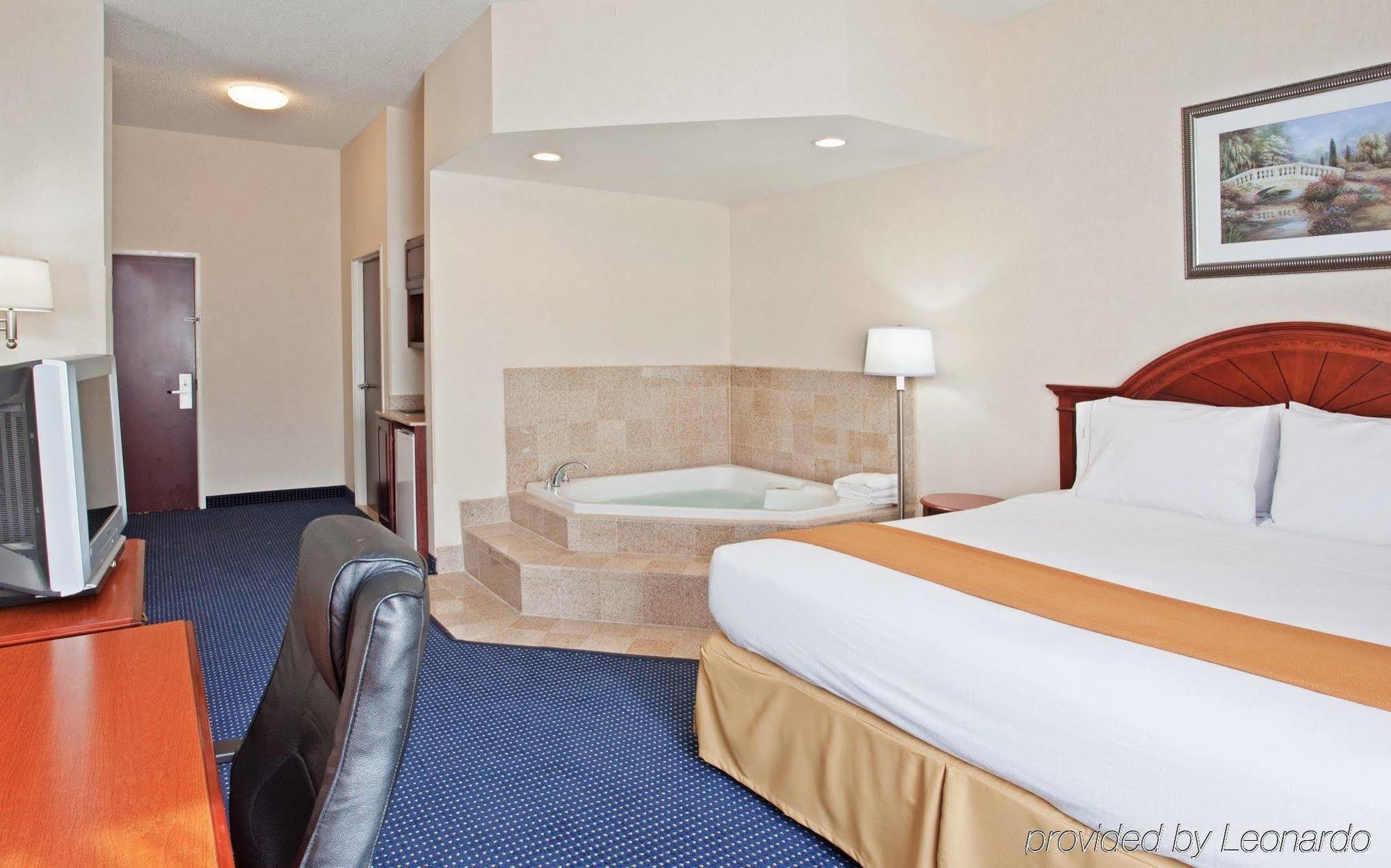 Holiday Inn Express Hotel & Suites Cleveland-Richfield By Ihg Brecksville Phòng bức ảnh